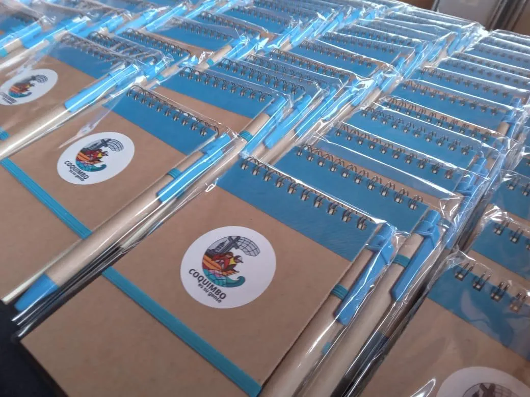 Set de libretas y lápices personalizados