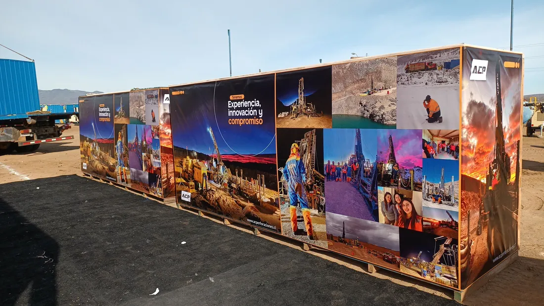 Container envuelto en gráfica de gran formato para una empresa de perforaciones