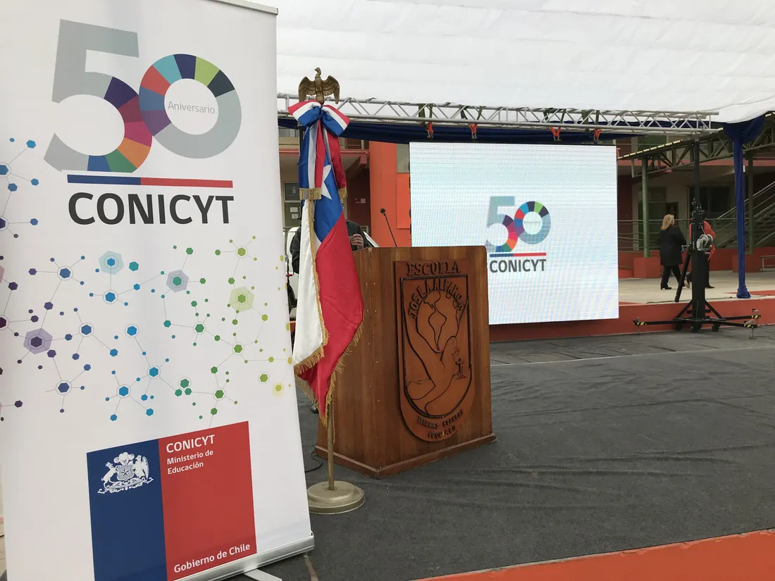 Escenario y pantalla LED para aniversario de CONICYT